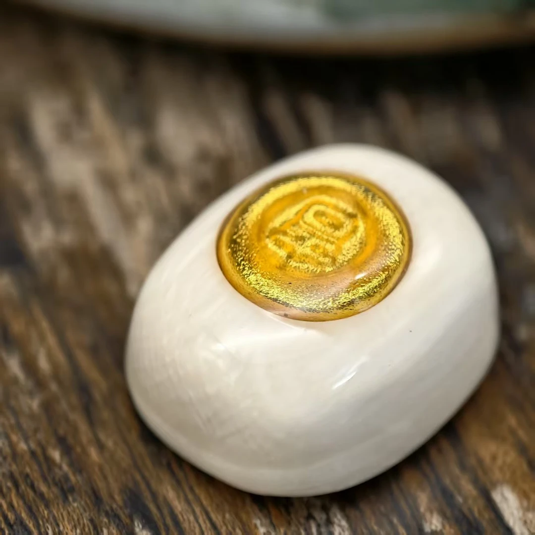 T885精品猛犸象牙19*16MM左右文玩特色皮镶嵌吊坠挂件