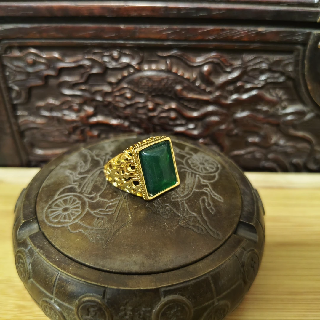 家居饰品现代工艺品SS07精美摆件当代复古摆件绿配宝大号戒指一个