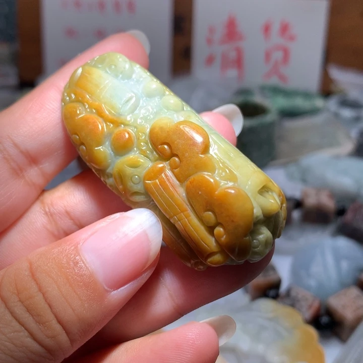 翡翠未镶嵌颈饰保真天然A货翡翠