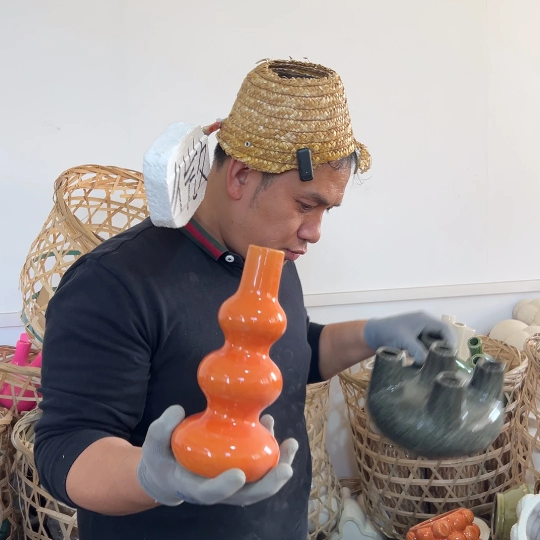 摆件140 号高中低温陶瓷瓶（部分微瑕）