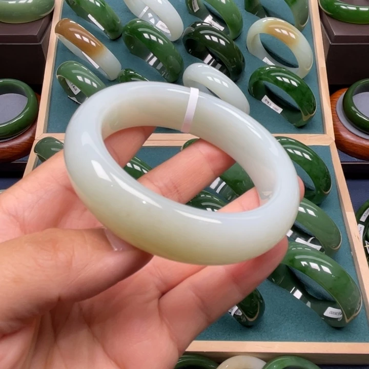 未镶嵌手镯和田玉5758