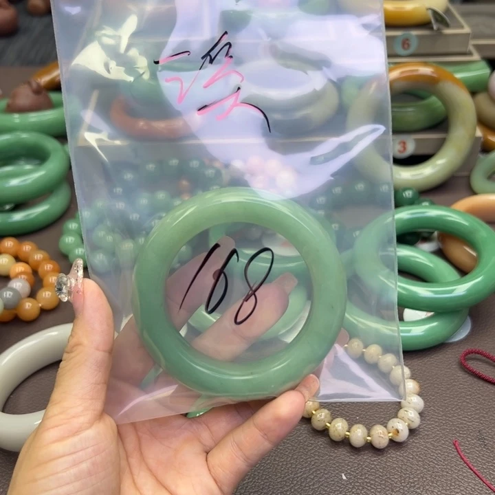 未镶嵌手镯石英岩玉溪