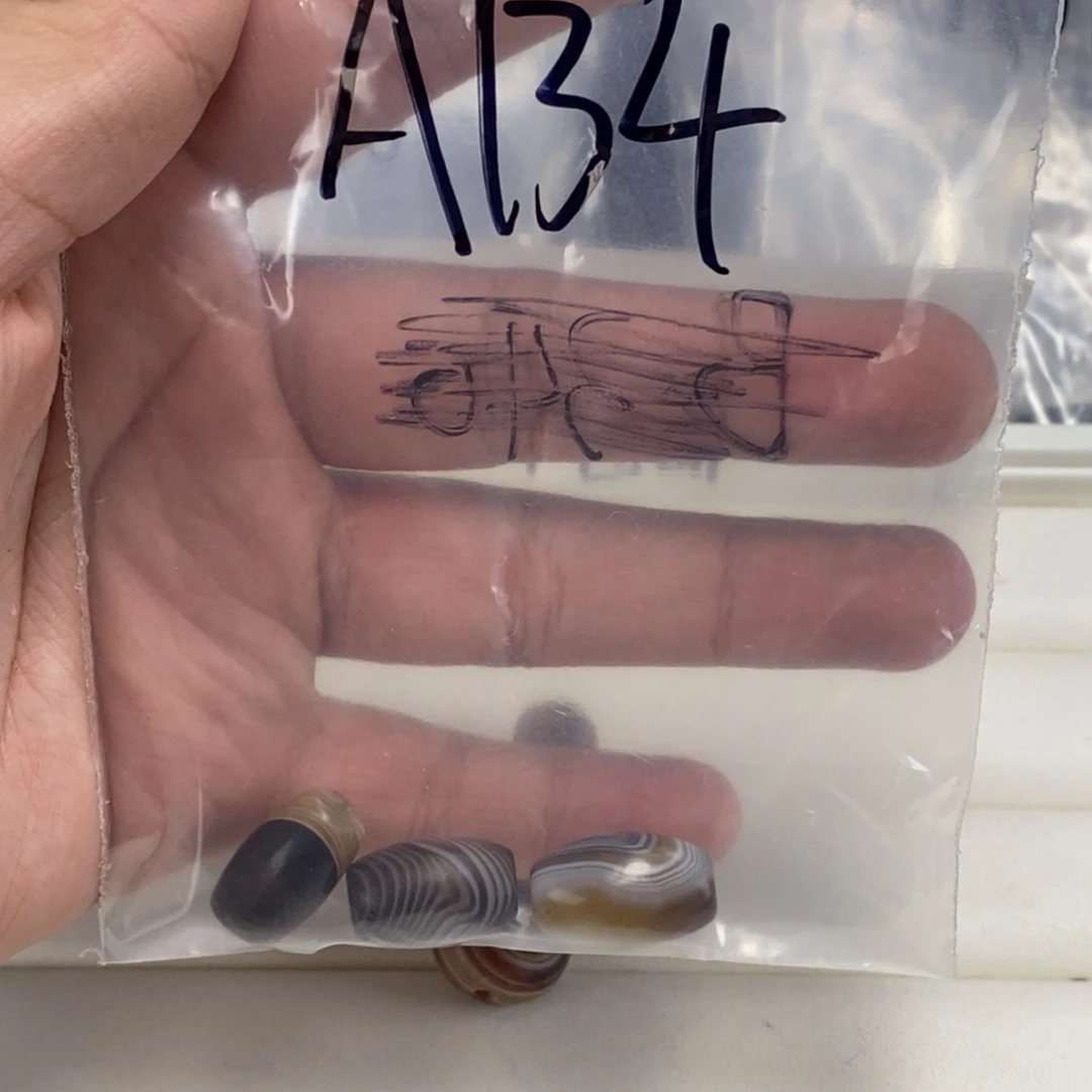 合金颈饰玛瑙/玉髓?****洒
