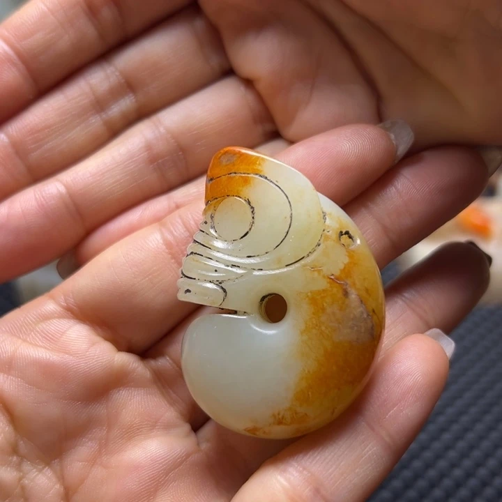 和田玉（糖玉）未镶嵌挂件