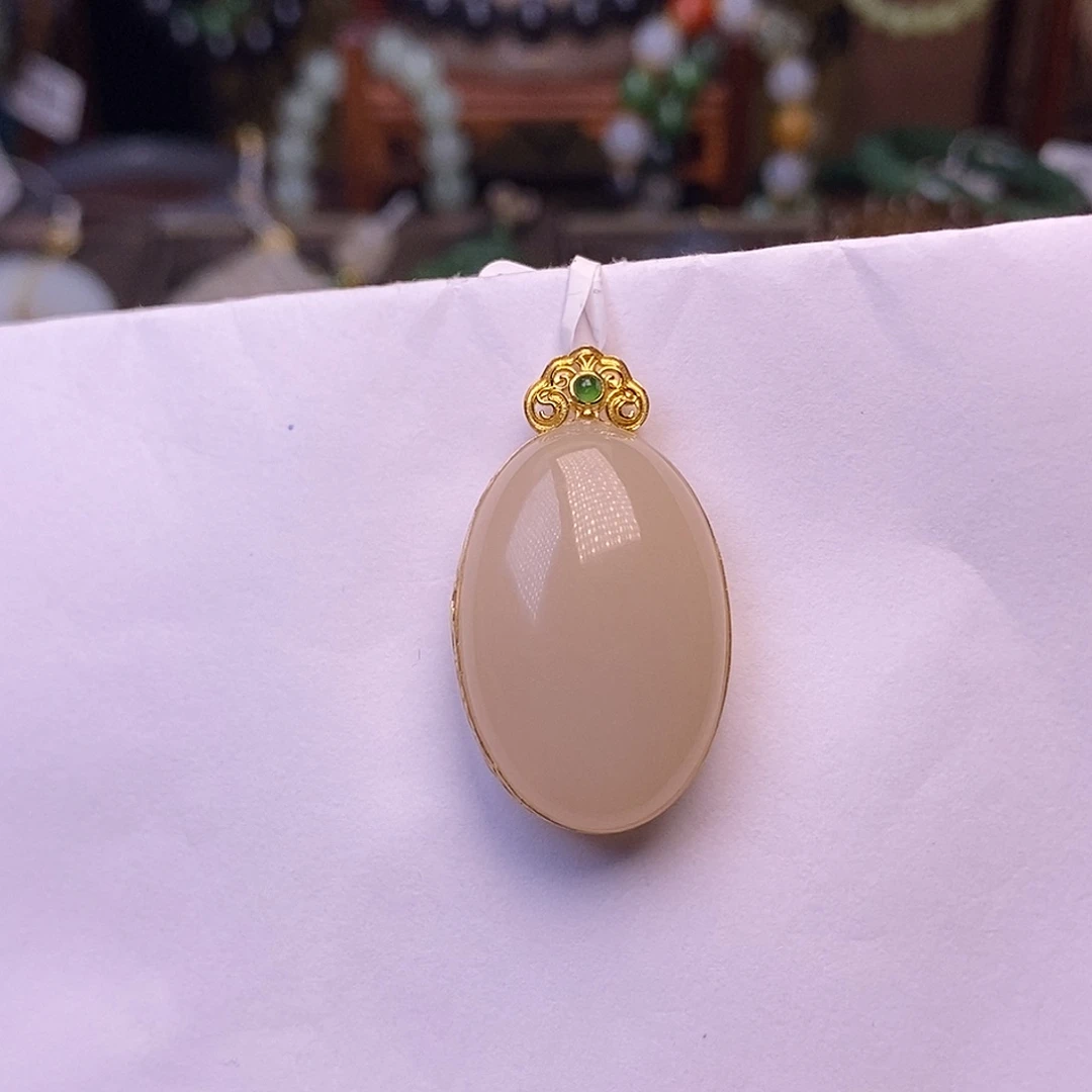 和田玉未镶嵌颈饰熟藕粉金镶蛋面