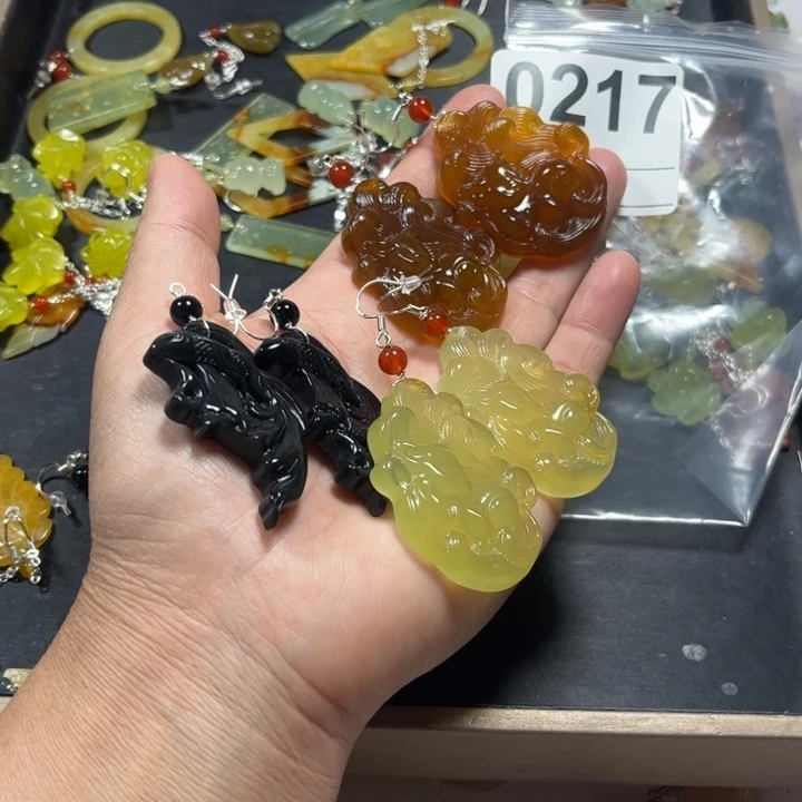 凤***儿蛇纹石玉合金耳饰