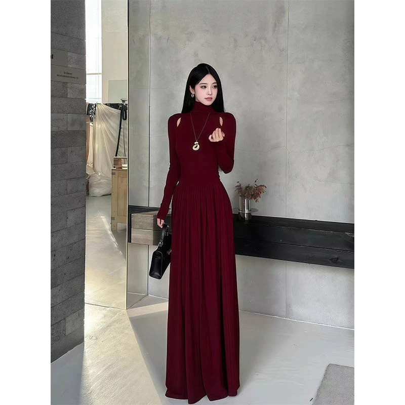 法式轻熟风气质高领镂空连衣裙女秋冬新款圣诞新年收腰显瘦长裙子