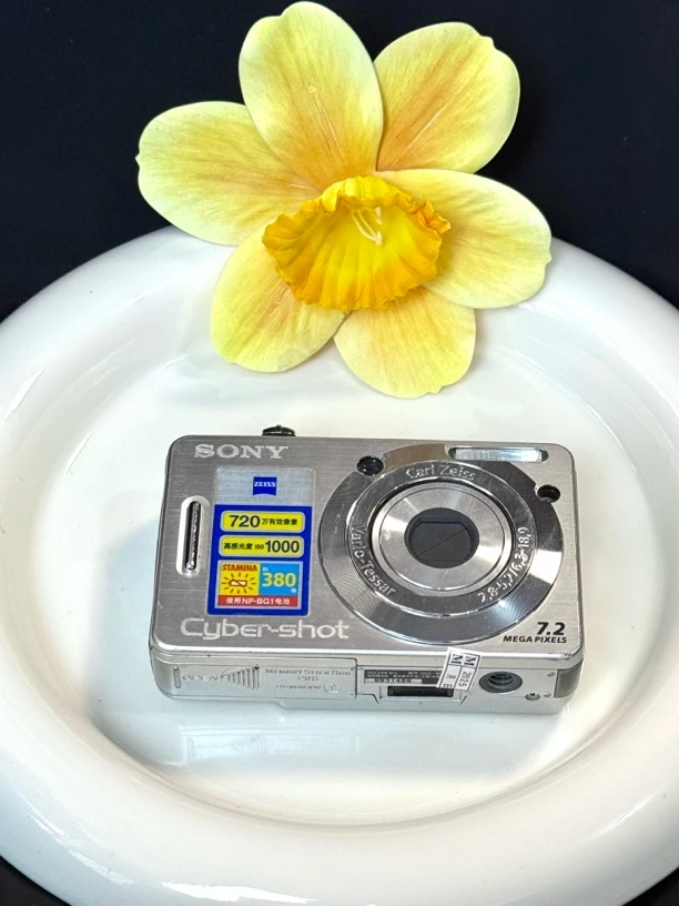 9新 Sony/索尼 w55 色彩浓郁复古 录视频 No退No换