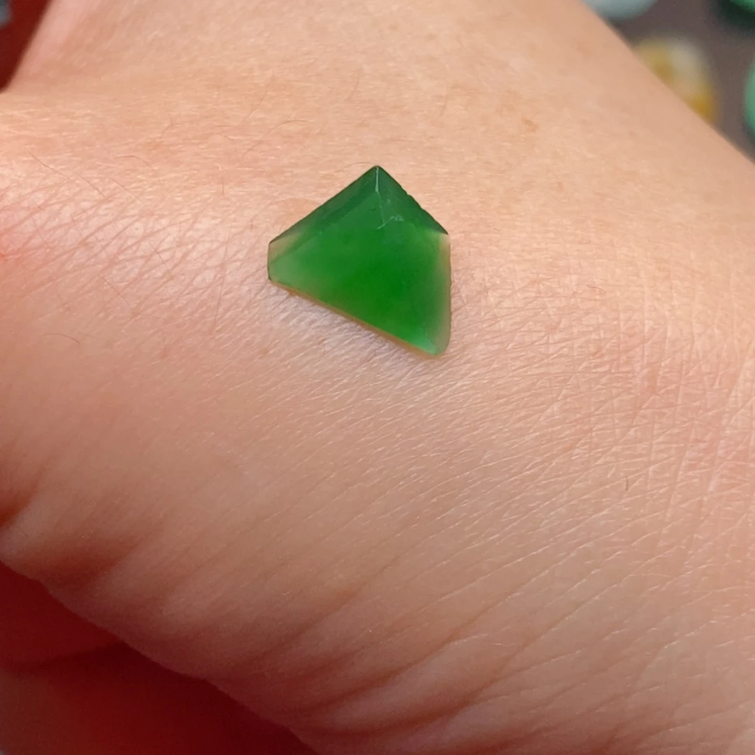 定制翡翠未镶嵌切割