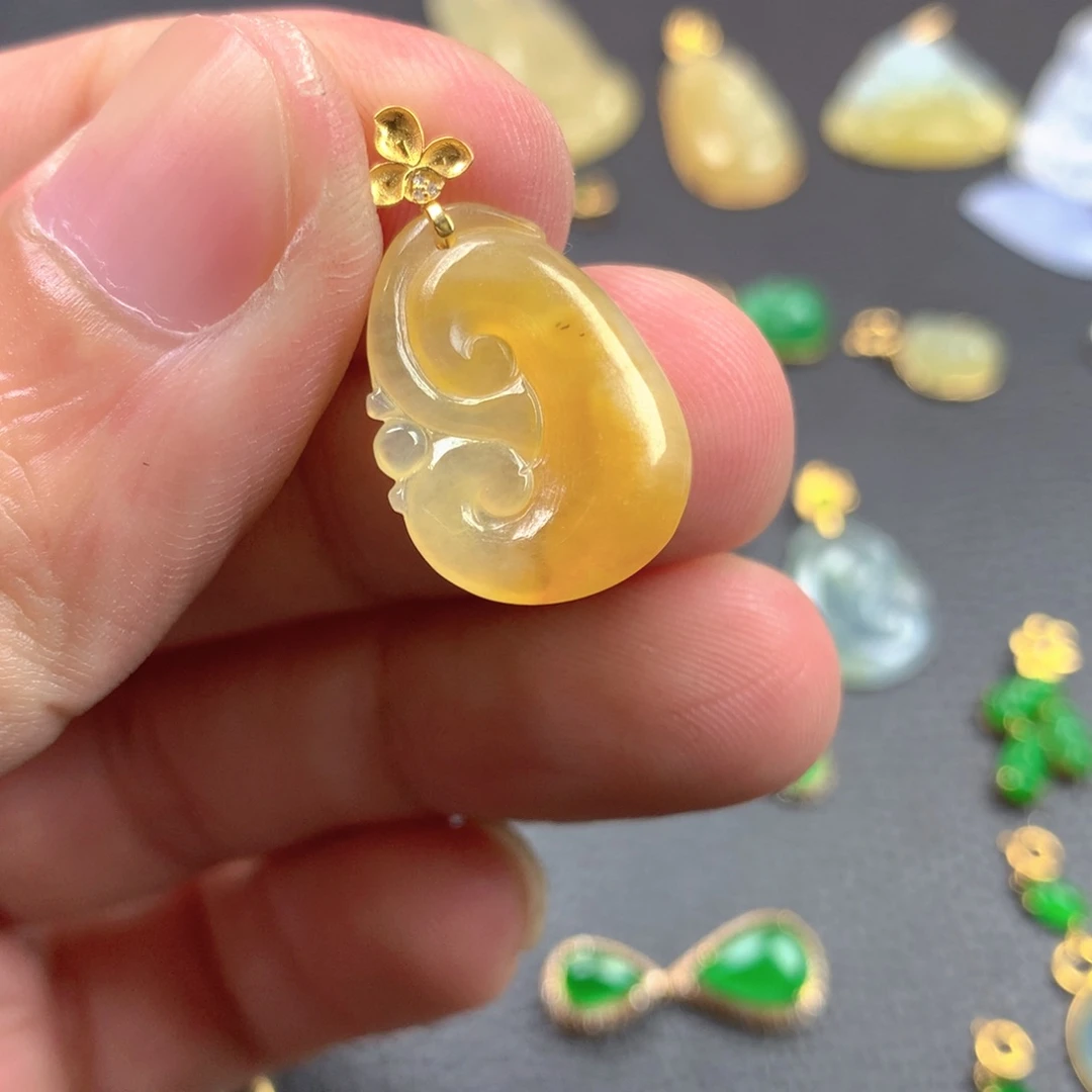 【闪购商品】颈饰18K金镶嵌翡翠翡翠