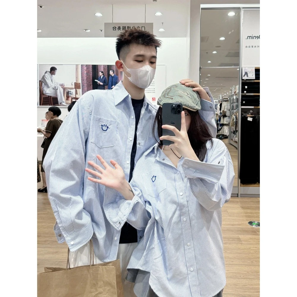 淡蓝色条纹衬衫男女款韩系穿搭笑脸刺绣衬衣外套高级感情侣装