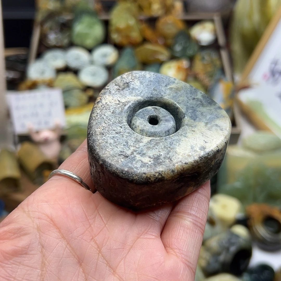 岫岩河磨玉（透闪石质玉）未镶嵌颈饰河磨玉手玩