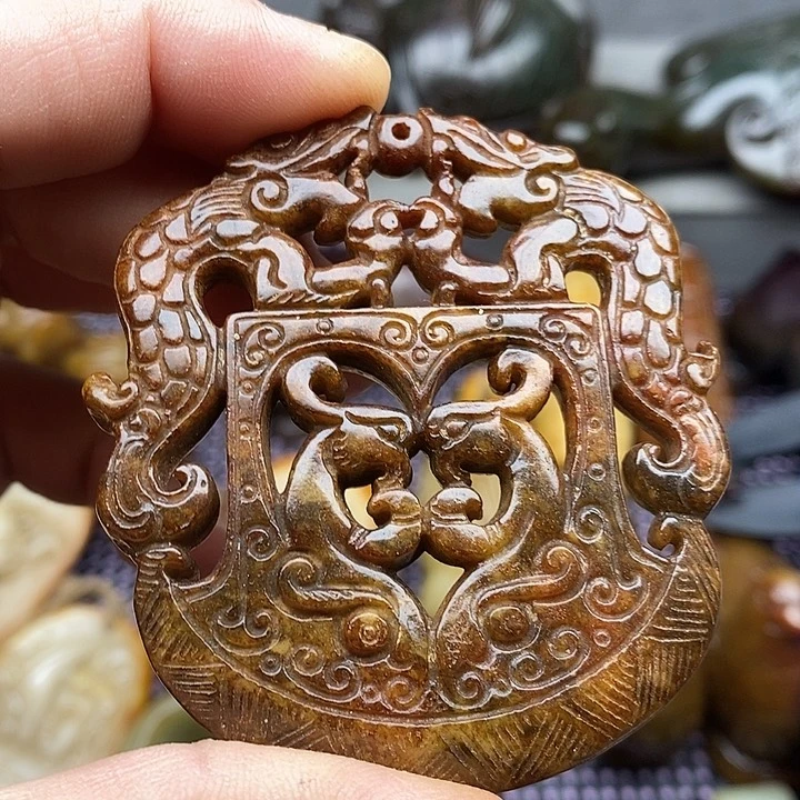 未镶嵌蛇纹石玉颈饰