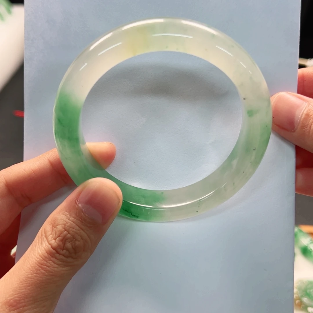 石英质玉未镶嵌手镯57