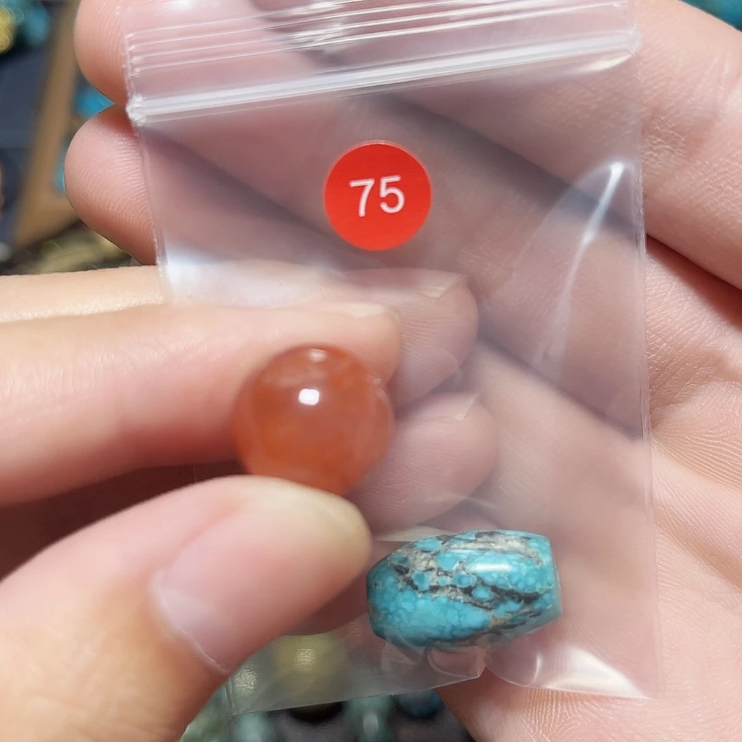 杉***湖玛瑙/玉髓未镶嵌圆珠桶珠老型手串！！