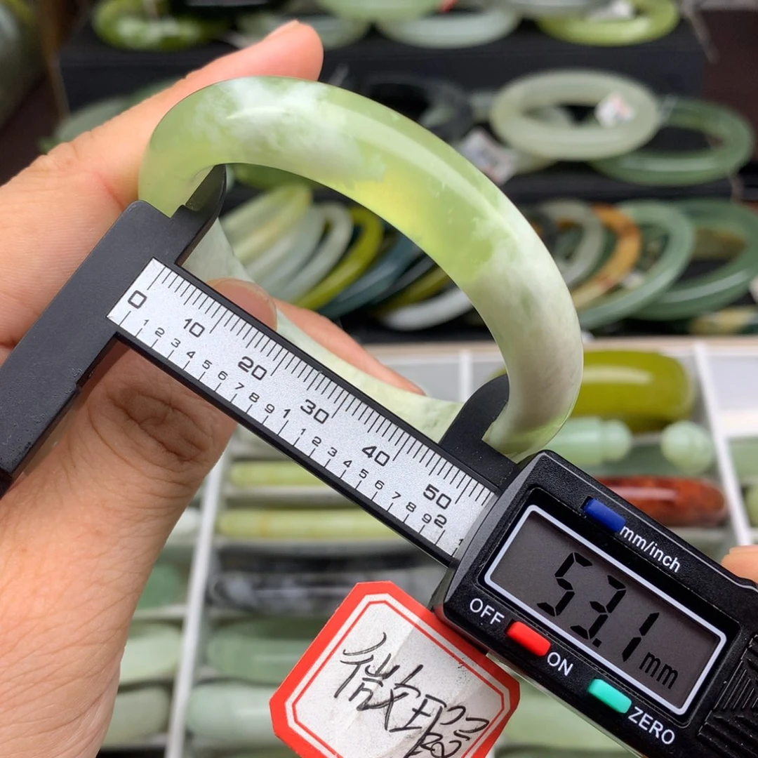 未镶嵌蛇纹石玉手镯720