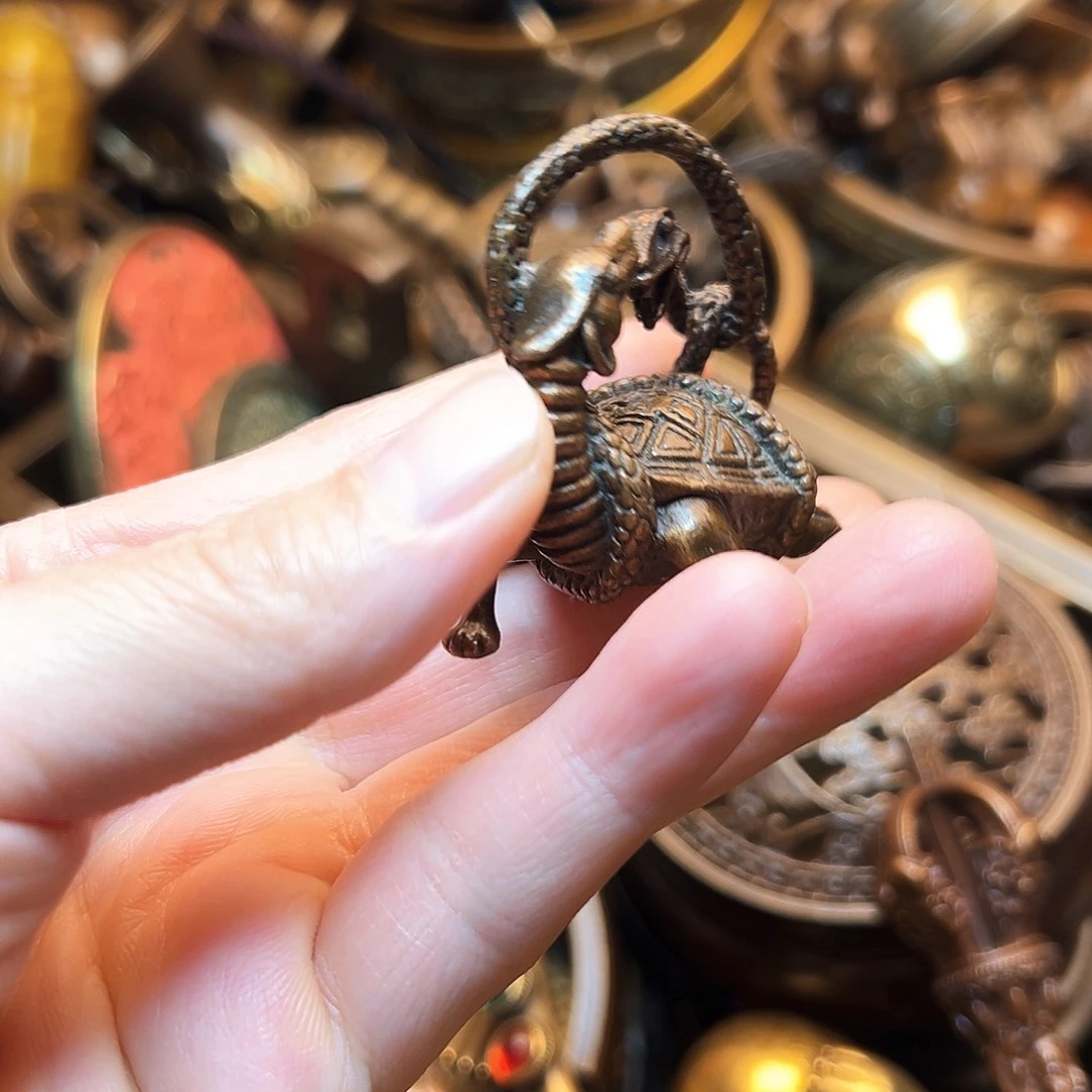 精美铜器工艺品等