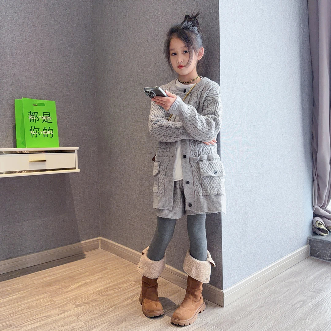 女童慵懒风针织小香风套装2025长袖宽松毛衣开衫外套短裤两件套潮