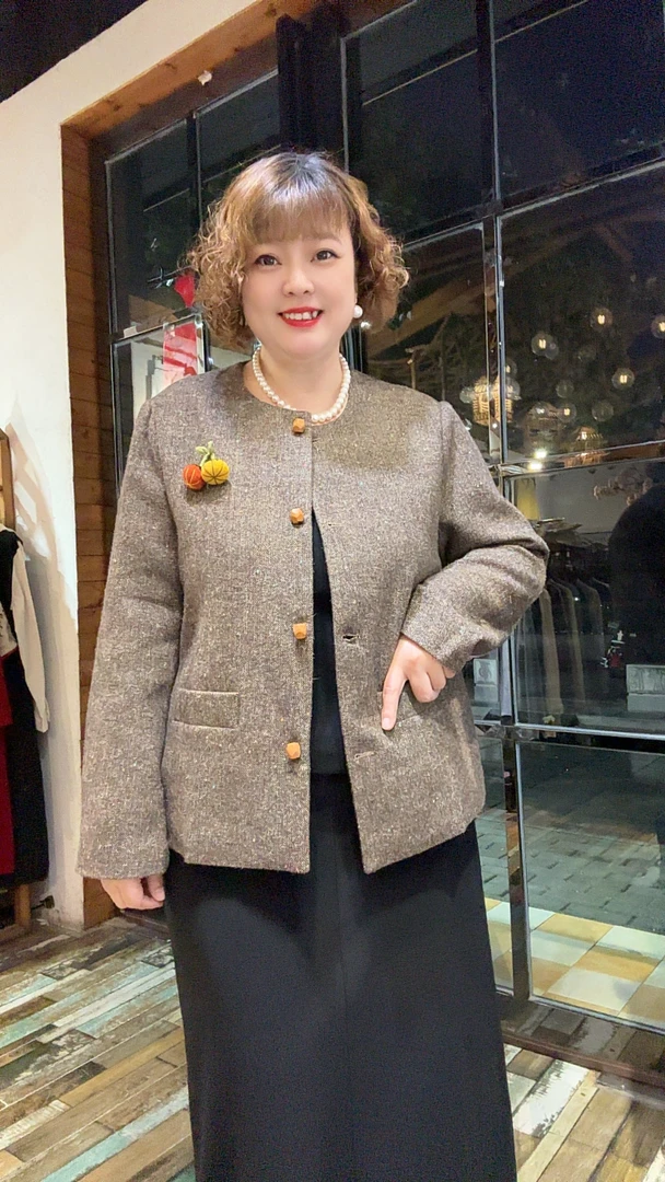 652轻奢小香风短外套长袖女休闲胖mm大码时尚设计师复古圆领上衣