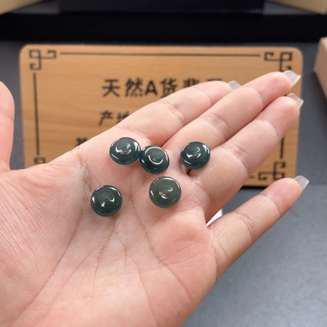 【闪购商品】翡翠颈饰未镶嵌平安扣多样性一件发