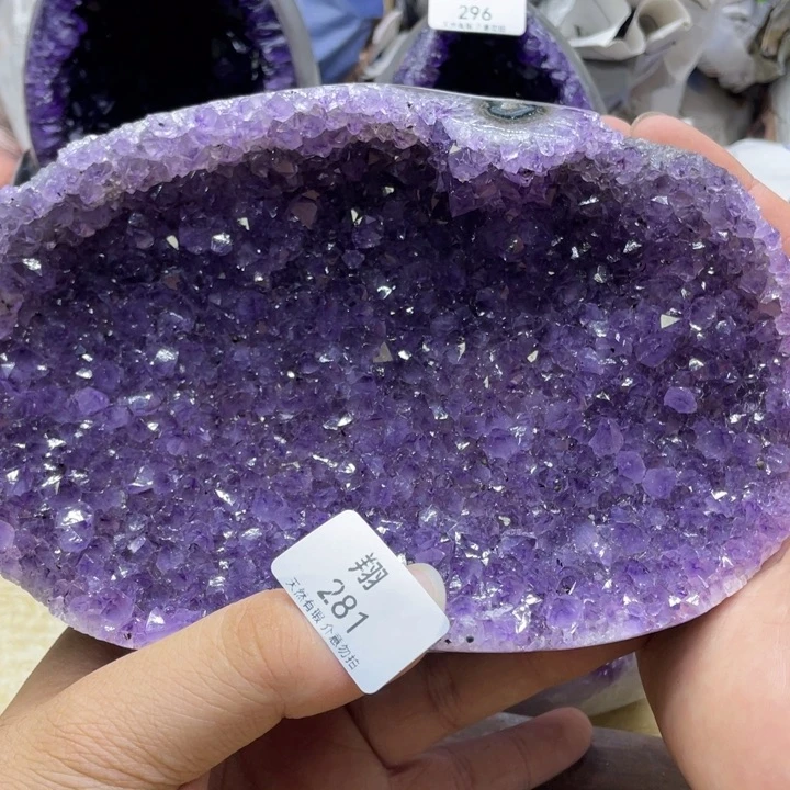 未镶嵌水晶大型摆件（非配饰）