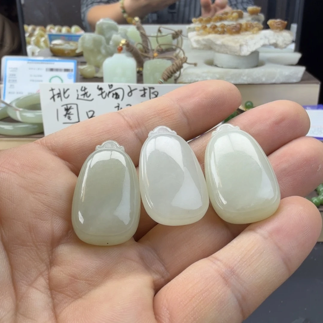 和田玉（糖玉）未镶嵌颈饰