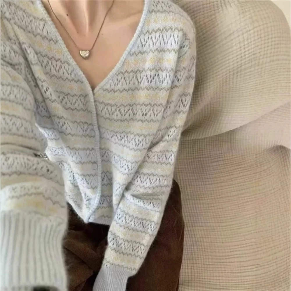 温柔风奶黄色V领镂空针织开衫女宽松慵懒长袖针织衫气质外套薄