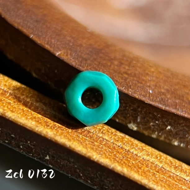 绿松石ZCL 0132 尺寸5.7*2.8左右