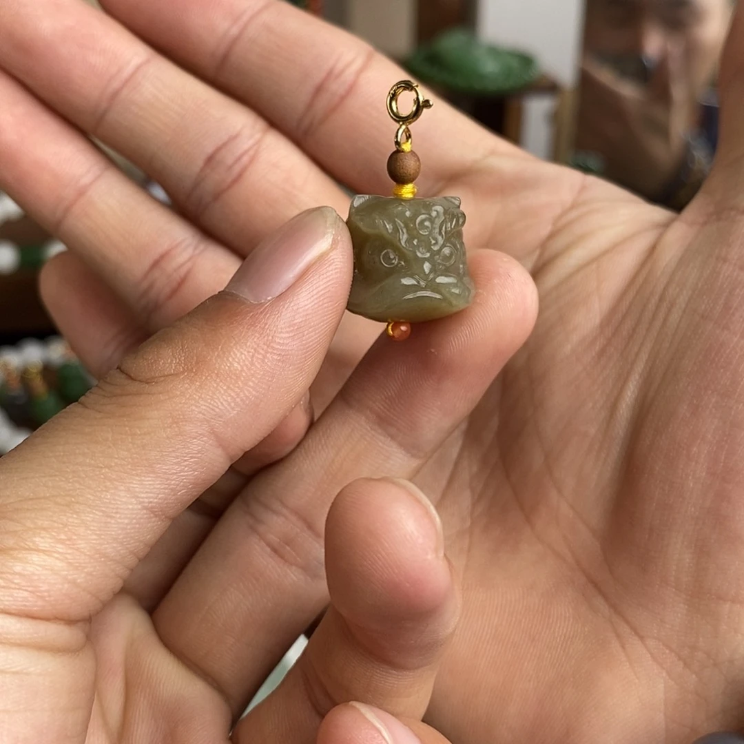 和田玉吊坠(不含链)未镶嵌糖单珠