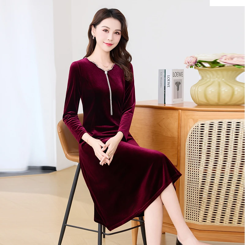 洋气质减龄金丝绒V领连衣裙女秋装2025年新款收腰修身显瘦A字裙子