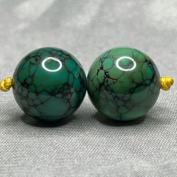绿松石对圆珠，直径13.9mm重8克