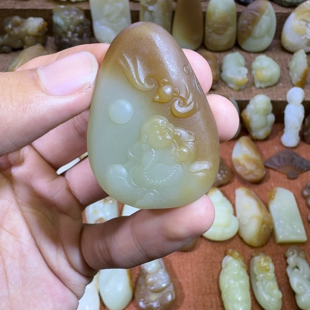 颈饰未镶嵌和田玉