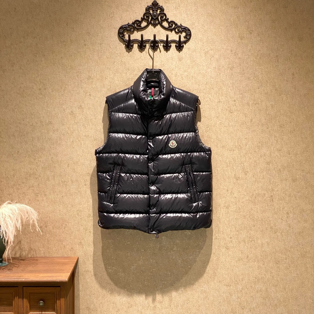 99新 MONCLER 黑色亮面刺绣徽标logo羽绒马甲/2码/39017