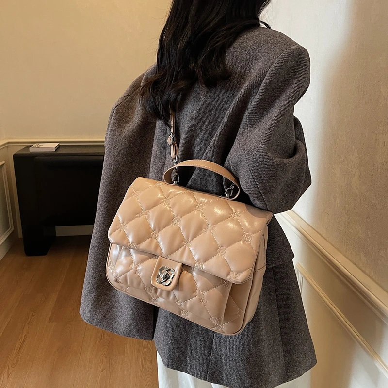 【一包三用潮流学院风斜挎包】通勤单肩女洋气女士双肩包包盖式秋冬