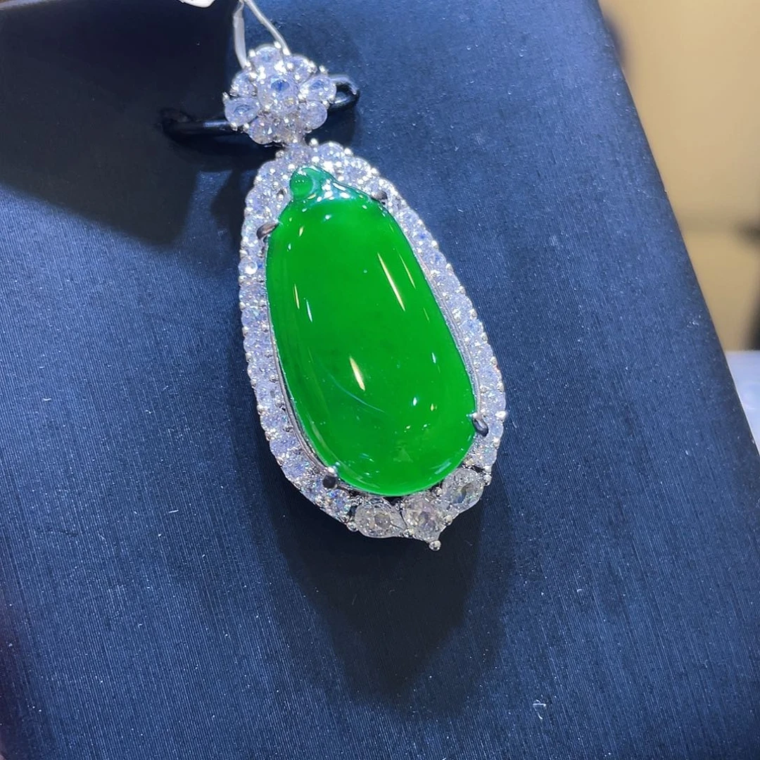 翡翠未镶嵌颈饰吊坠