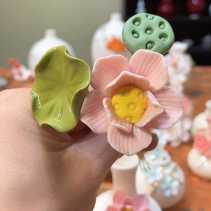 手工陶瓷精致摆件