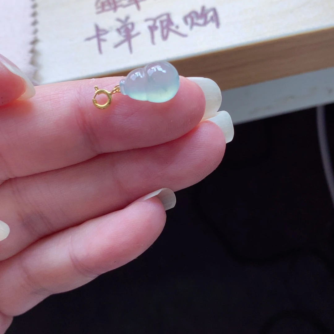 翡翠颈饰18K金镶嵌吊坠