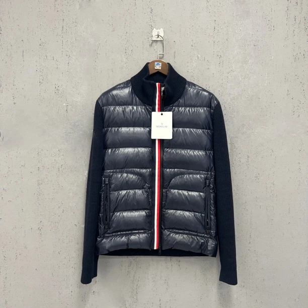 未使用 MONCLER moncler藏青色彩条拉链羽绒针织外套xl码