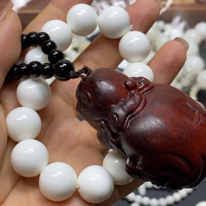 青***斋乌木类花梨木，1.4单白