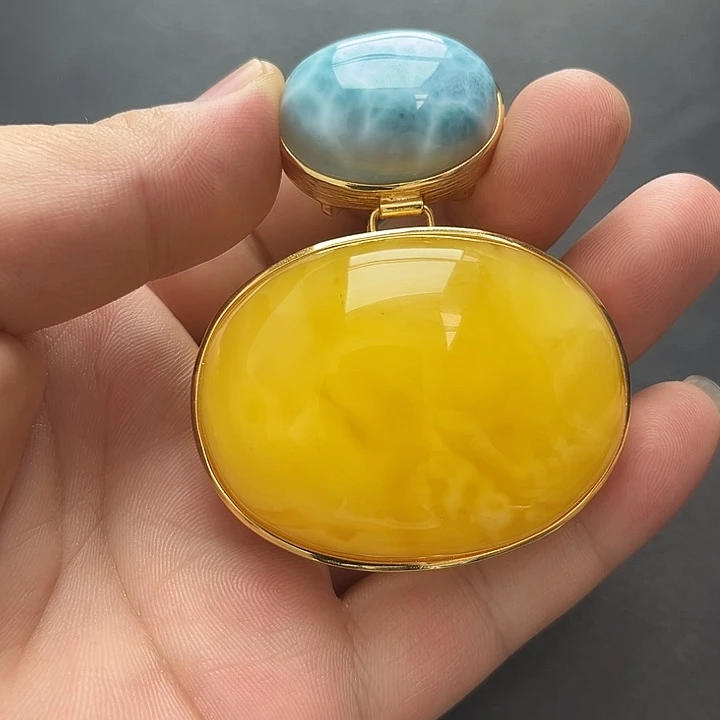 琥珀未镶嵌裸石吊坠