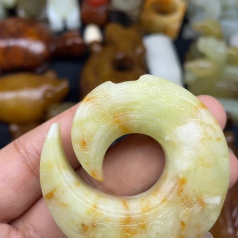 未镶嵌蛇纹石玉颈饰104