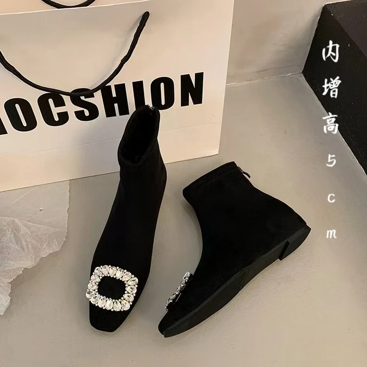 洋气巨好看小短靴女内增高5厘米2025新爆款超火黑色显瘦瘦裸靴子