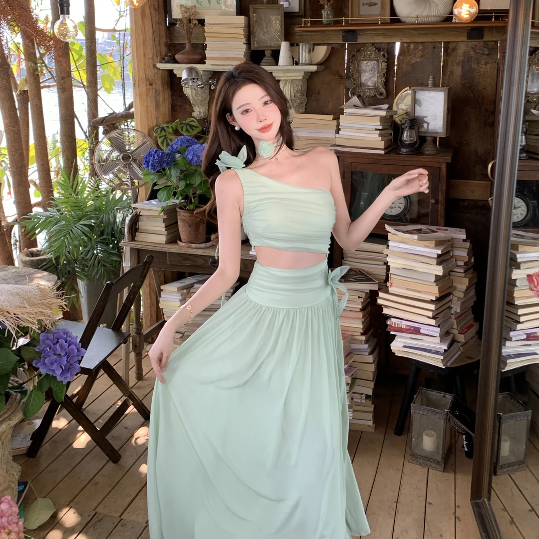 海边度假沙滩裙女夏季薄荷绿色设计感斜肩纯欲网纱收腰长款连衣裙