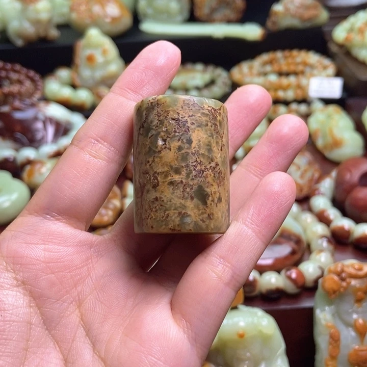 未镶嵌岫岩河磨玉(透闪石质玉)把件