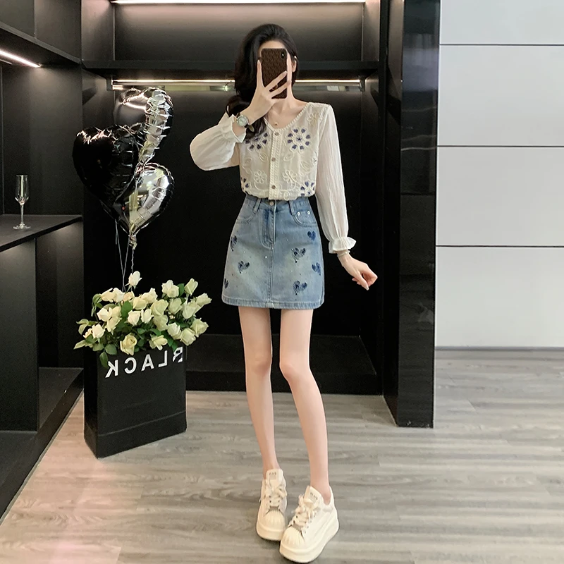 时尚穿搭一整套刺绣花朵镂空蕾丝衬衫套装女2025新款短裙两件套