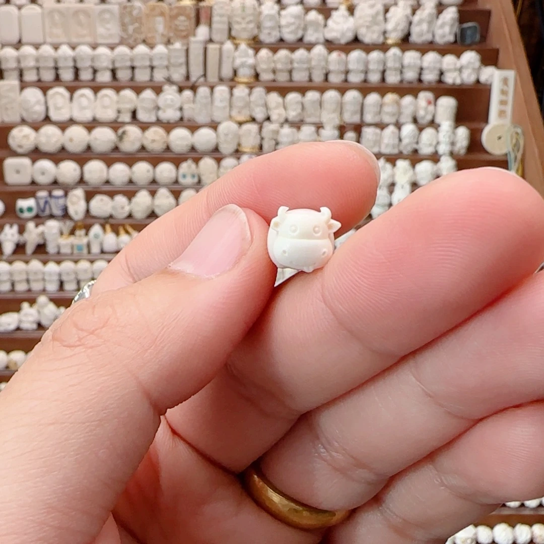 招****猛犸象牙其他小牛