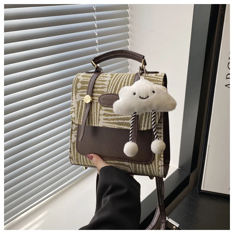 格纹简约大容量休闲学院风通勤时尚洋气挂件质感单肩斜挎包网红