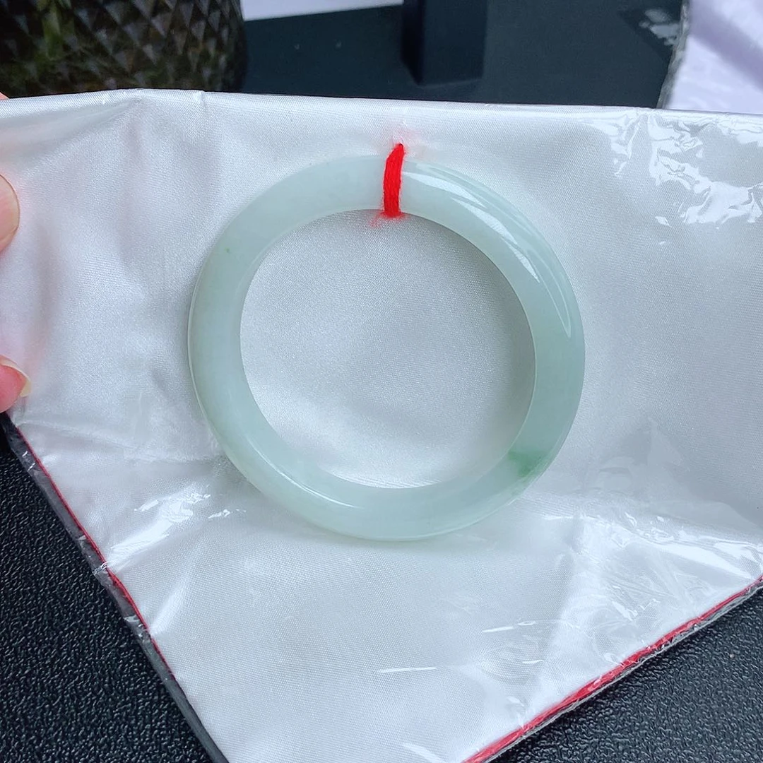 翡翠手镯未镶嵌58！