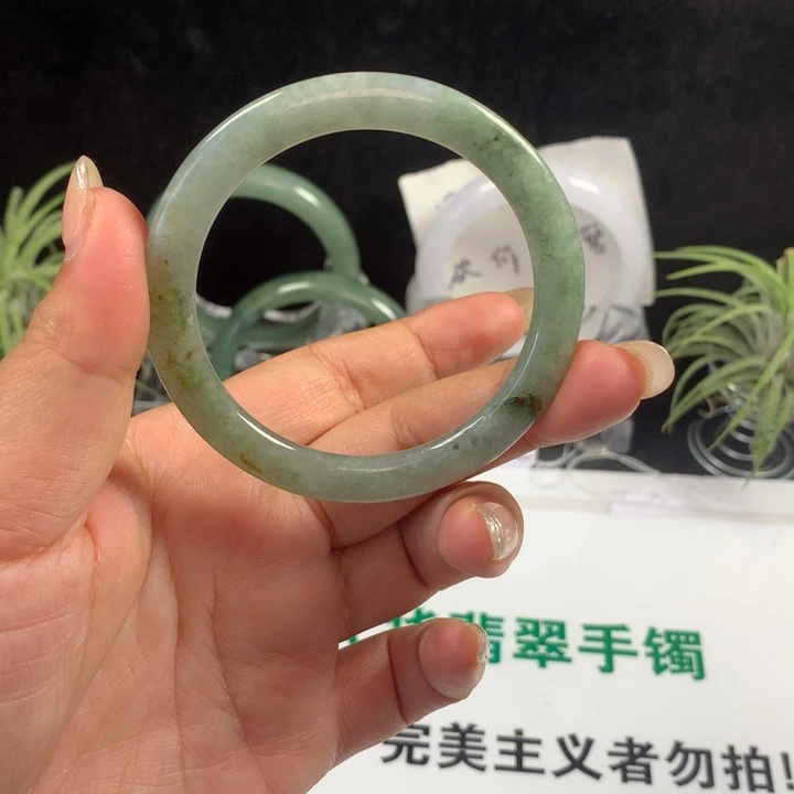 翡翠未镶嵌手镯30