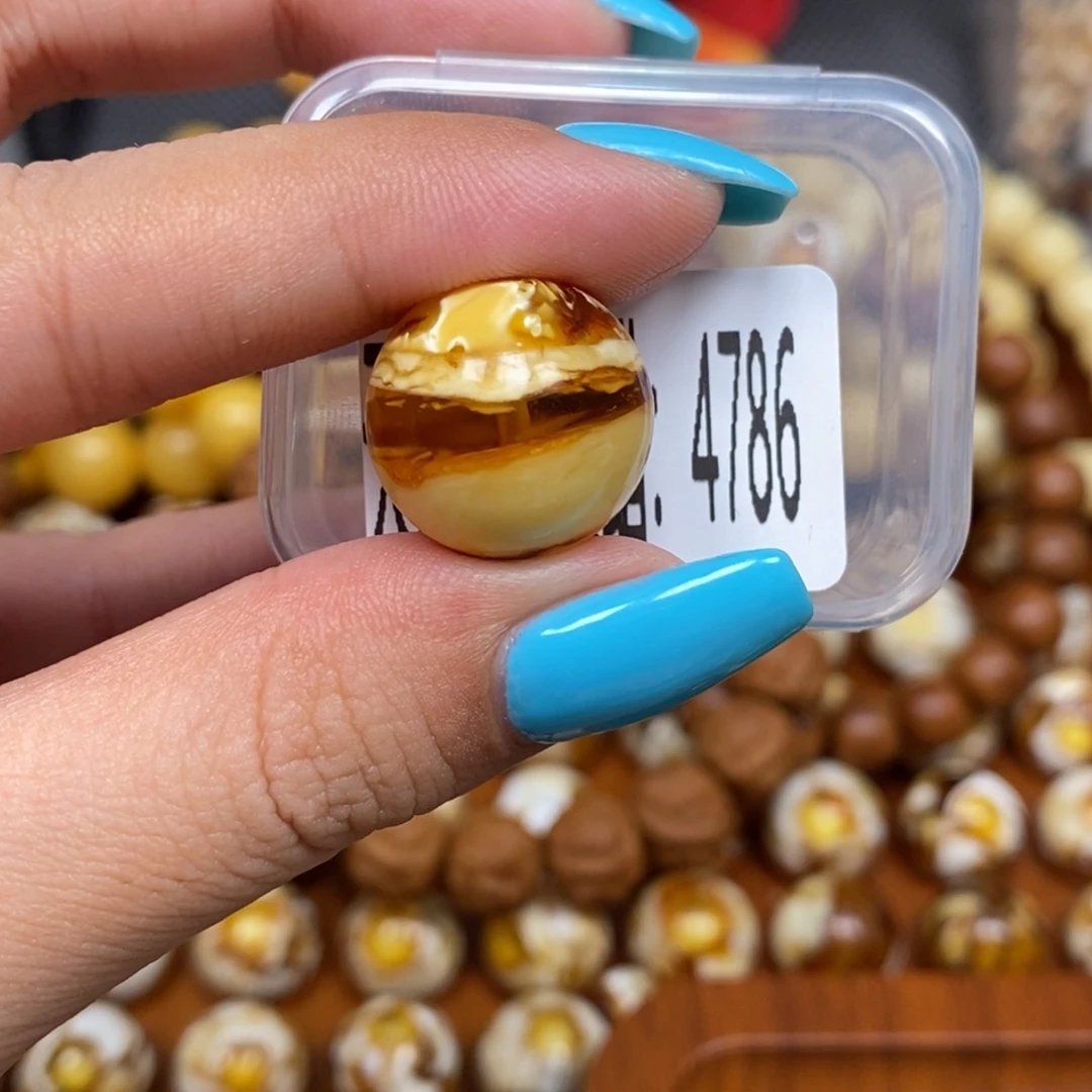 蜜蜡未镶嵌珠宝奇石4786